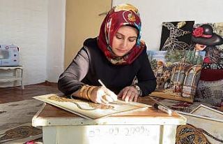 Rölyefe merak sardı, evinin odasını atölyeye...