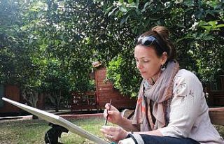 Rus turist tatil için geldiği Çıralı’da baharı...