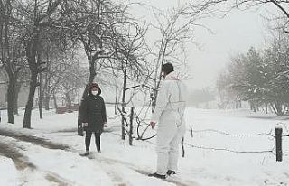 Sağlık kahramanları virüsün izini sürüyor