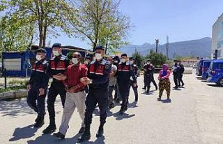 Sahipleri içerdeyken evin kapısını çalan hırsız...