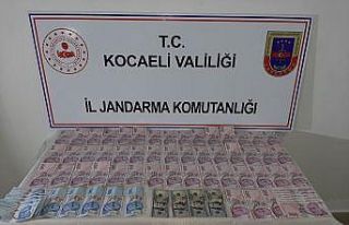 Sahte para kuryesi jandarmaya yakalandı