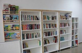 Sakatlar Derneğine Kızılay’dan kitap desteği