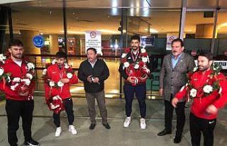 Şampiyon Milli Güreşçiler Ankara’da