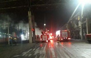 Samsun’da fabrikada patlama sonrası yangın çıktı