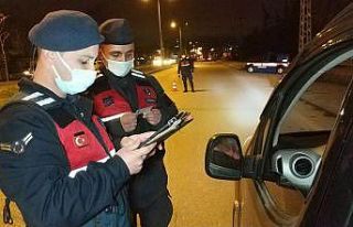 Samsun’da jandarmadan sokağa çıkma kısıtlamasında...