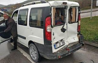 Samsun’da kamyon hafif ticari araca çarptı: 1...