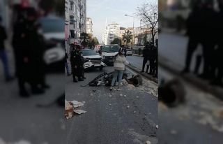 Samsun’da otomobil ile motosiklet çarpıştı:...