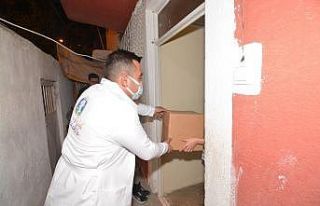 Sandıklı Belediyesi yardım kolilerini ihtiyaç...