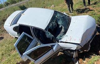 Şanlıurfa’da otomobil şarampole devrildi: 5 yaralı