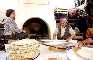 Sarıgöl’de ramazan yufkalarının yapımına başlandı