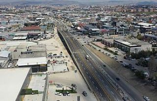 Şaşmaz Sanayi Bulvarı’ndaki ilk köprülü kavşak...