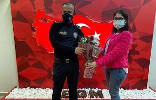 Şehit kızından emniyet müdürüne çiçek