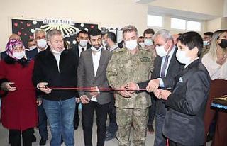 Şehitlerin isimleri okul kütüphanelerinde yaşatılıyor