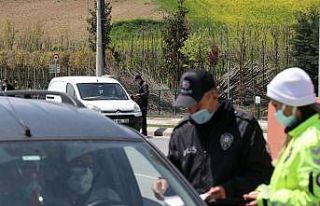 Şehri ablukaya alan polis ekipleri, kuş uçurtmuyor