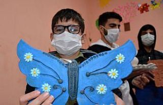 Seramik kursu gençlerden ilgi görüyor