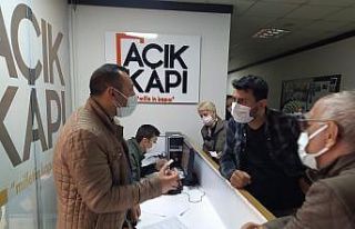 Seyahat belgesi almaya çalışanlar kaymakamlıklara...