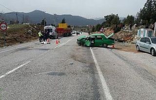 Seydikemer’de otomobil, tırla çarpıştı: 1 ölü