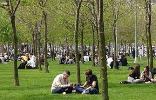 Sıcak hava maske ve sosyal mesafeyi unutturdu