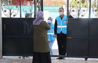 Siirt Belediyesi ihtiyaç sahibi vatandaşlara gıda...