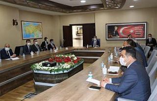 Siirt’te il pandemi kurulu toplantısı düzenlendi