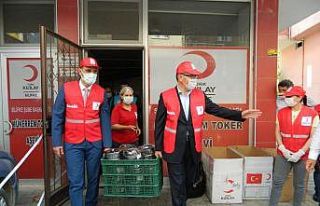 Silifke’de 2 bin kişilik sıcak yemek dağıtılıyor