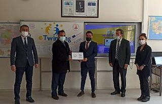 Simav’da 2 okula ‘e Twinning scholl’ etiketi