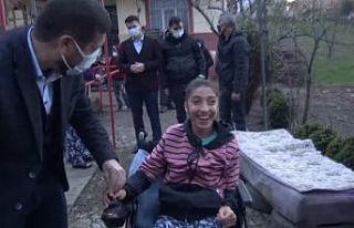 Sındırgı’da engelli vatandaşlara akülü araçları...