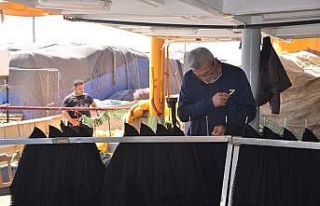 Sinop’ta balıkçılar ağlarını bakıma aldı