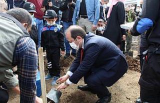Şırnak’ta 176 şehit polis için 176 fidan toprakla...