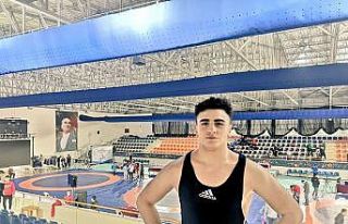 Sivaslı sporcu güreşte Türkiye 2.’si oldu