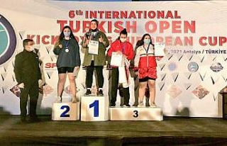 Sivaslı sporcu Kick Boks’ta Avrupa şampiyonu oldu