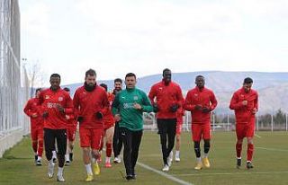 Sivasspor ara vermedi