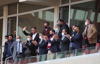 Sivasspor yönetiminin yüzü gülüyor