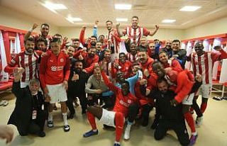 Sivasspor’dan galibiyet pozu