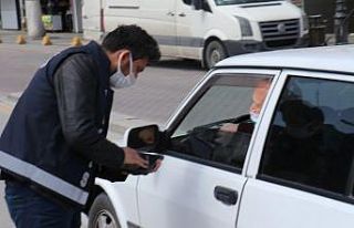 Sokağa çıkanlar polisten kaçamadı