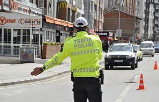 Sokağa çıkma kısıtlaması denetimleri devam ediyor