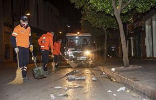 Sokaklar boşalıyor, Mersin Büyükşehir Belediyesi...