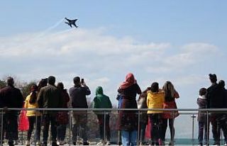 Solo Türk’ün Van Gölü semalarındaki gösterisi...