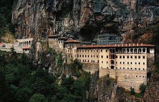 Sümela Manastırı’nda ağır kış şartları...