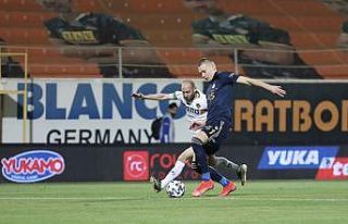 Süper Lig: Alanyaspor: 0 - Fenerbahçe: 0 (İlk yarı)