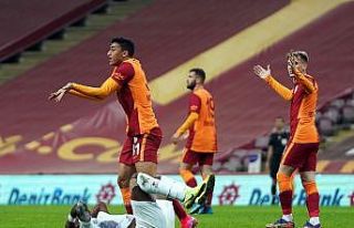 Süper Lig: Galatasaray: 0 - Konyaspor: 0 (İlk yarı)