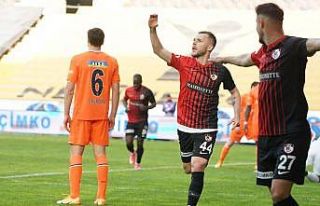 Süper Lig: Gaziantep FK: 2 - Medipol Başakşehir:...