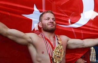 Süreyya Yoğurtçu: "İsmail Balaban yarışmadan...