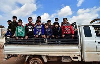 Suriye’de çocuklar tüm zorluklara rağmen okula...