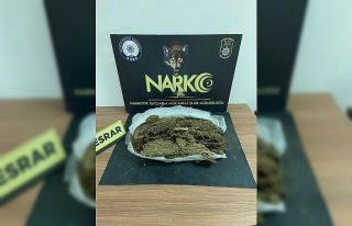 Takip edilen otomobilde esrar yakalandı