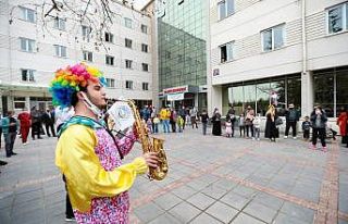 Talas maskot bando çocuklara moral oldu