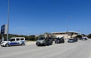 Tam kapanma kararıyla akına uğrayan Çeşme’de...