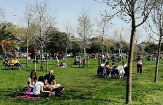 Tam kapanmaya saatler kala Caddebostan Sahili doldu...