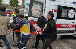Tamir ettiği patpatın altında kaldı