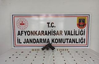 Tarihi eserleri satmaya çalışırken yakalandı